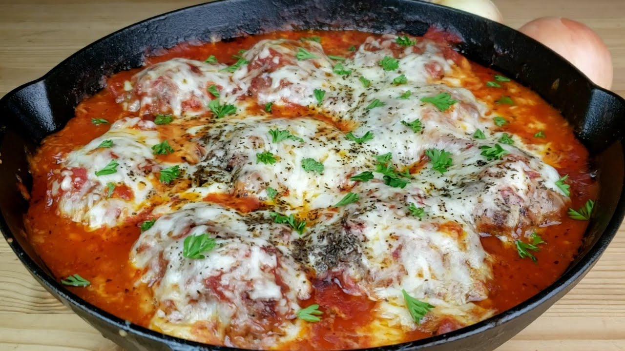 You are currently viewing Cheesy Meatball in Tomato Sauce: A Mouthwatering Recipe for Meatball Lovers